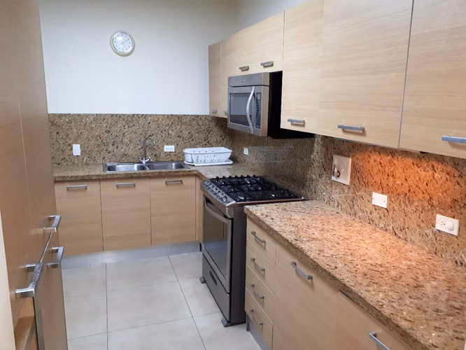 Apartamento en Albrook I con balcón y excelente distribución
