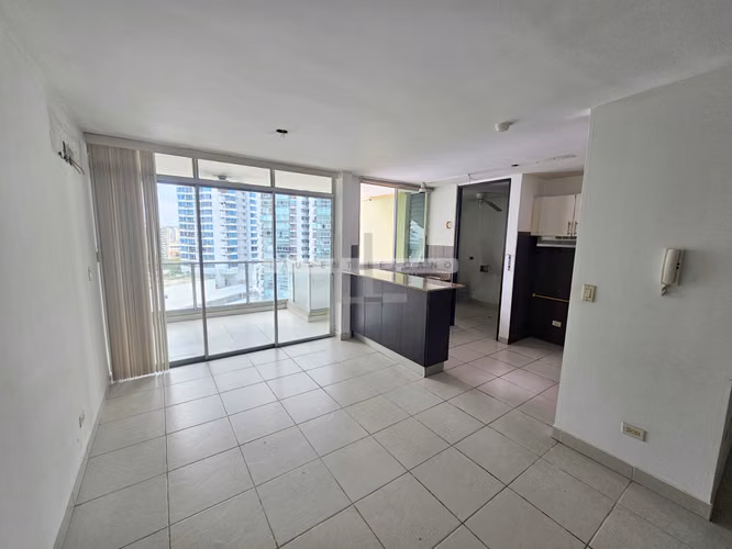 Venta de Apartamento en PH Green Bay - Costa del Este. Haga Una Oferta