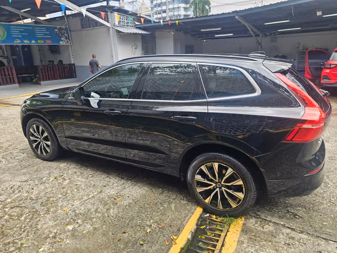 VOLVO XC60 B5 2024 (22.500 KM) GARANTÍA VIGENTE