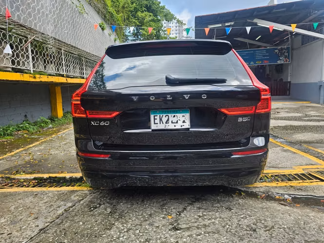 VOLVO XC60 B5 2024 (22.500 KM) GARANTÍA VIGENTE