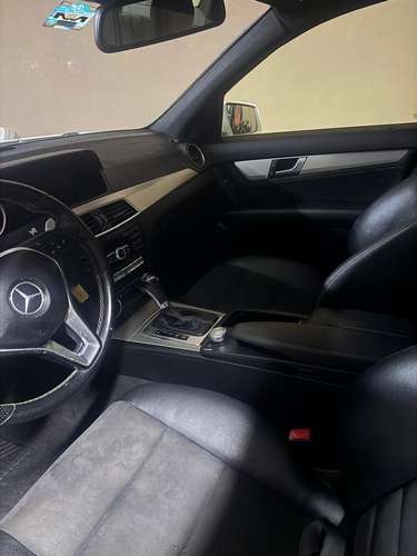 SE VENDE CARRO USADO