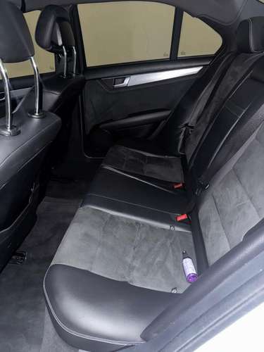 SE VENDE CARRO USADO