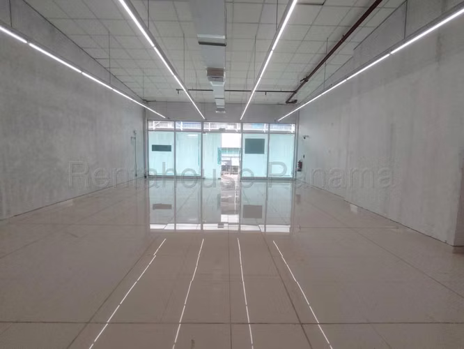 Local Comercial en Alquiler en Costa Sur JG