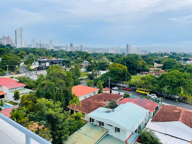 Venta de Espectacular Apartamento en Century Plaza - Imagen 9
