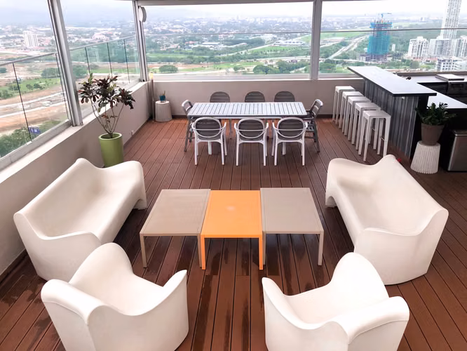 SANTA MARIA GOLF & COUNTRY CLUB - 700 M² - 5 Recámaras - Linea Blanca