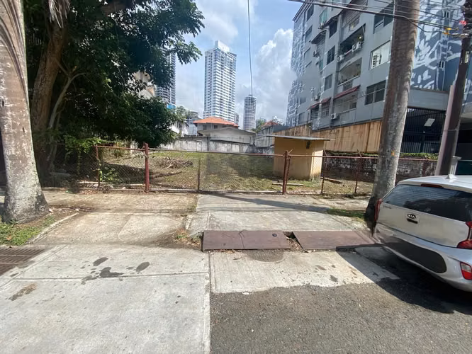 TERRENO DE INVERSIÓN EN BELLA VISTA – 703 M²