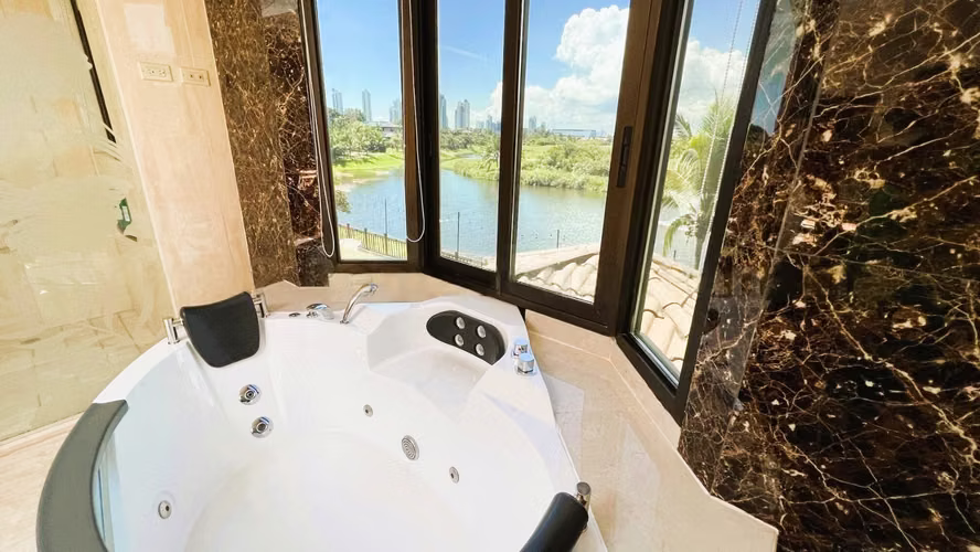Casa en Venta en Santa Maria Golf & Country Club Panama 23EPP4194 - Imagen 17