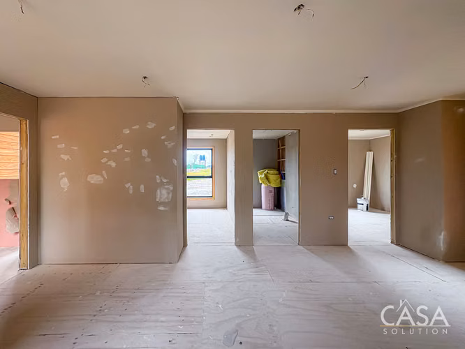 Casa de 3 Habitaciones con Energía Solar en Construcción en Agrorismo, Volcán | Pozo Privado