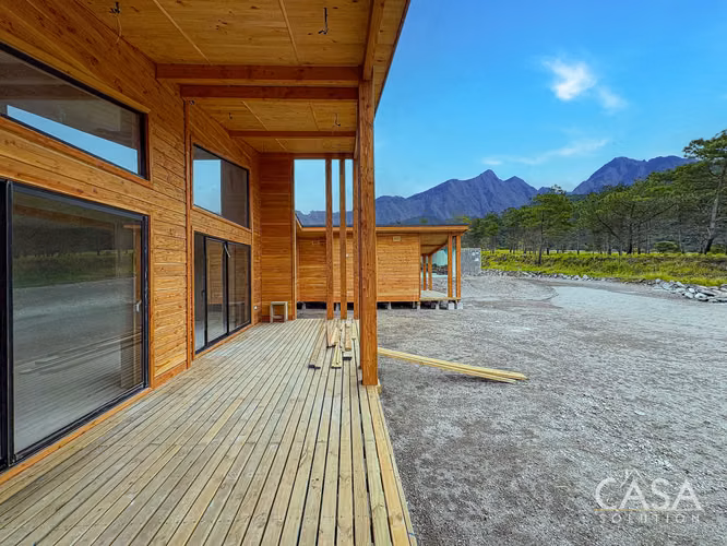 Casa de 3 Habitaciones con Energía Solar en Construcción en Agrorismo, Volcán | Pozo Privado