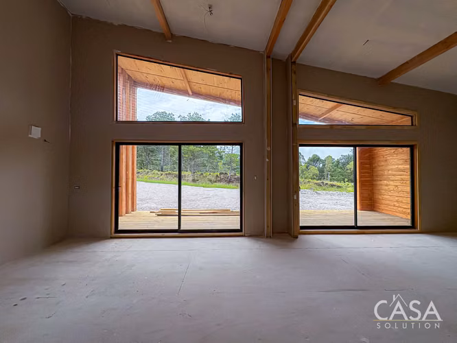 Casa de 3 Habitaciones con Energía Solar en Construcción en Agrorismo, Volcán | Pozo Privado