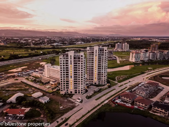 Santa Maria – Vista al Golf y al Mar – 380mts2 – 7,500 - Imagen 4
