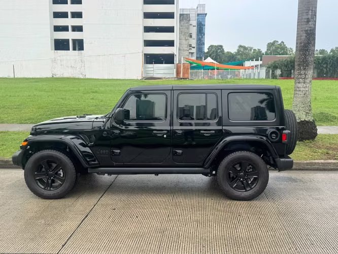 Jeep Wrangler Unlimited Sport Altitude 2021 EXCELENTE ESTADO - Imagen 3