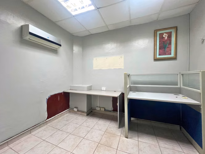 ALQUILER DE LOCAL COMERCIAL EN PRIMER PISO, VISTA HERMOSA (8)