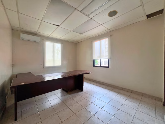 ALQUILER DE LOCAL COMERCIAL EN PRIMER PISO, VISTA HERMOSA (8)