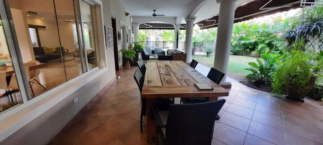 Casa con Piscina en Costa del Este 22-8044 - Imagen 3