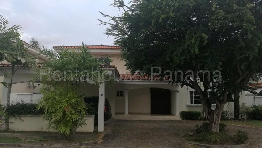 271890. Se alquila casa 426m, 4 recámaras, 625m de terreno. Piscina privada - Imagen 4