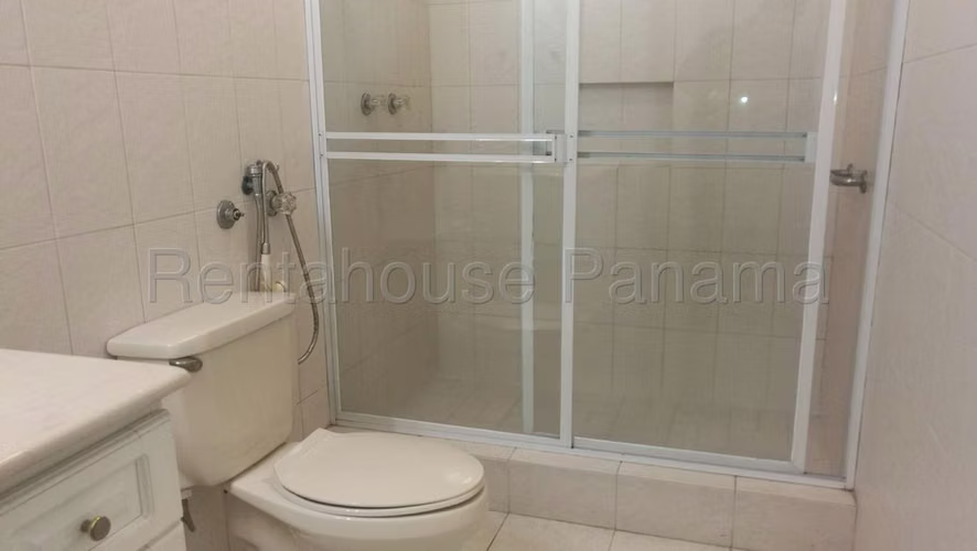 271890. Se alquila casa 426m, 4 recámaras, 625m de terreno. Piscina privada - Imagen 16