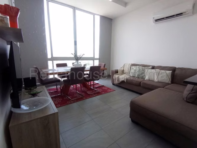 Se Vende Apartamento en Via España YDU - Imagen 2