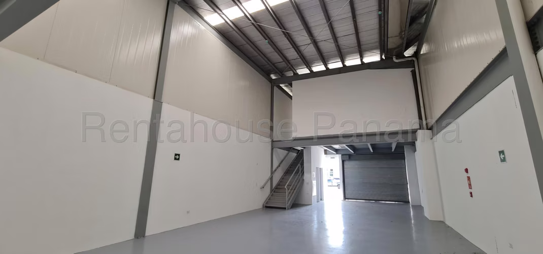 VENTA DE GALERA EN PARQUE LEFEVRE  - PANAMA VIEJO BC - Imagen 4