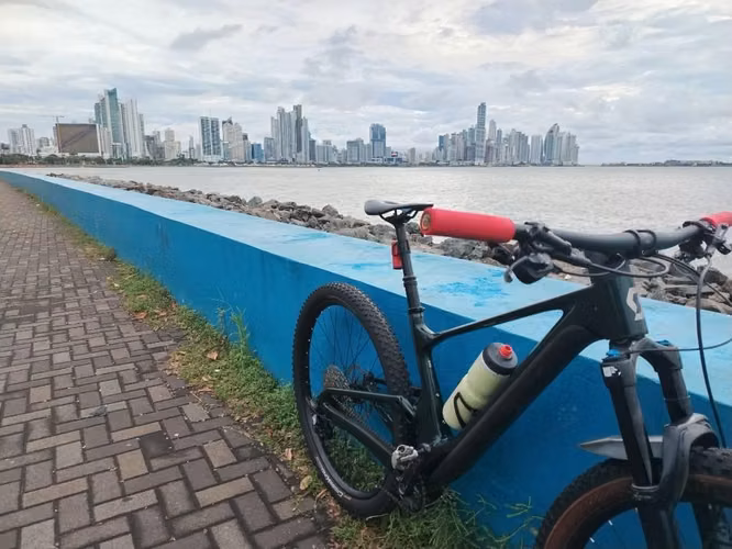 Scott Spark 930 (venta solo Yappy o transferencia a cuenta desde y hacia B. General)