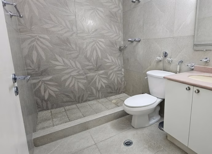 Apartamento en El Cangrejo I con amplios espacio y balcon - Imagen 14