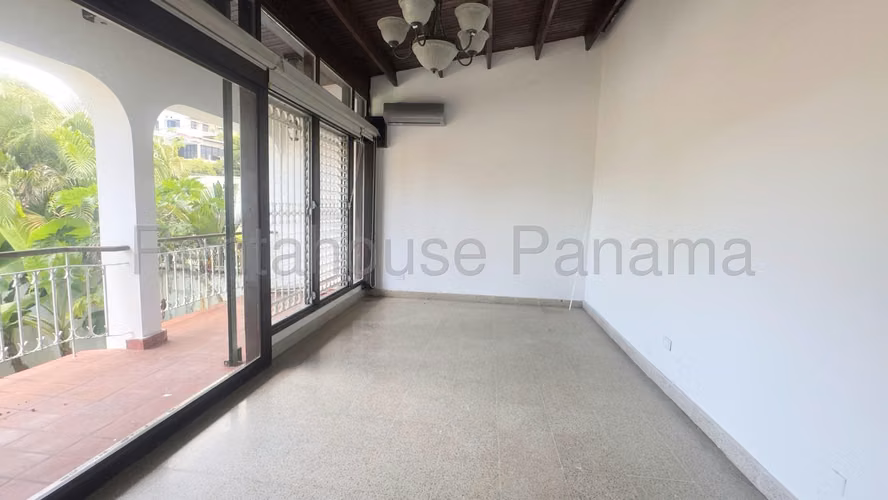 Venta Casa La Alameda - YD