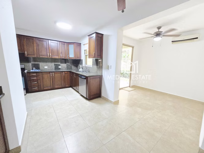 ALQUILER – EXCLUSIVA CASA CON PISCINA  EMBASSY GARDENS 3 HABITACIONES, CLAYTON - Imagen 6