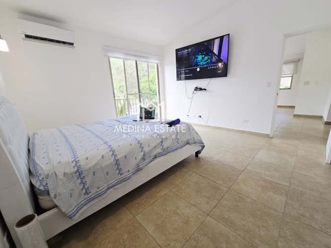 ALQUILER – EXCLUSIVA CASA CON PISCINA  EMBASSY GARDENS 3 HABITACIONES, CLAYTON - Imagen 16