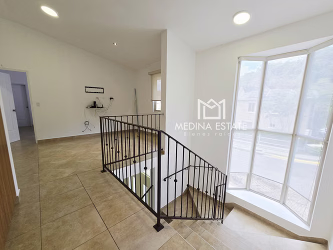 ALQUILER – EXCLUSIVA CASA CON PISCINA  EMBASSY GARDENS 3 HABITACIONES, CLAYTON - Imagen 7