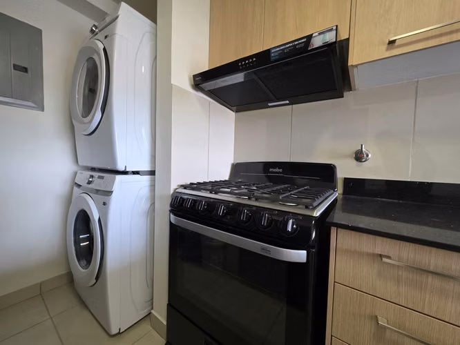  Se Alquila Hermoso Apartamento Remodelado en Torres de Castilla – Vía España