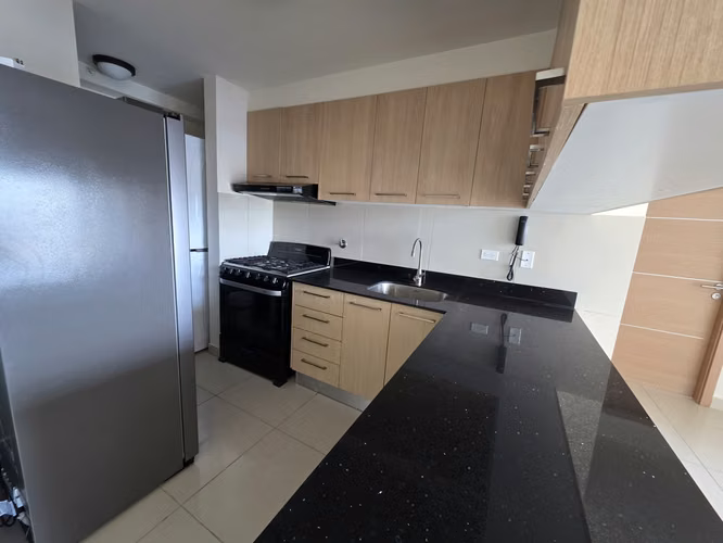  Se Alquila Hermoso Apartamento Remodelado en Torres de Castilla – Vía España