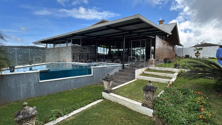 Luxury House for Sale Cerro Azul - YD