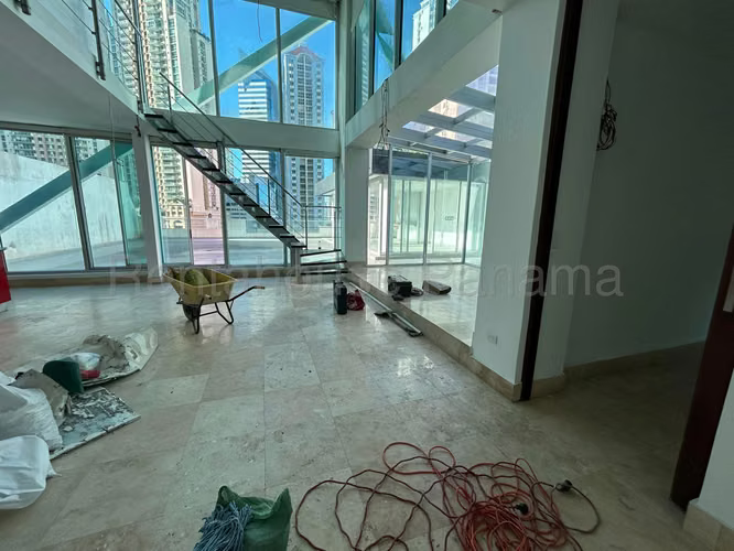 VIVA YA! EN PUNTA PACIFICA VENTA PH LOFT FOUR ESM. SOLO CLIENTE DIRECTO. - Imagen 2