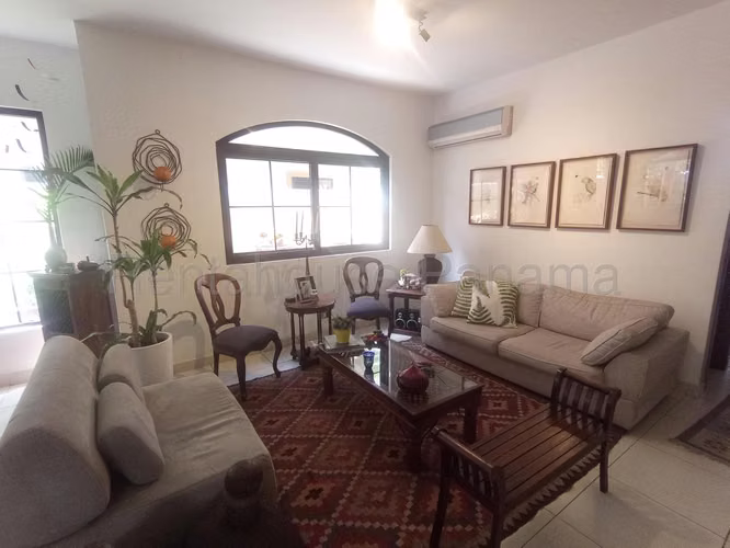 Venta de Casa con Línea blanca en Costa Sur El Doral EC - Imagen 2