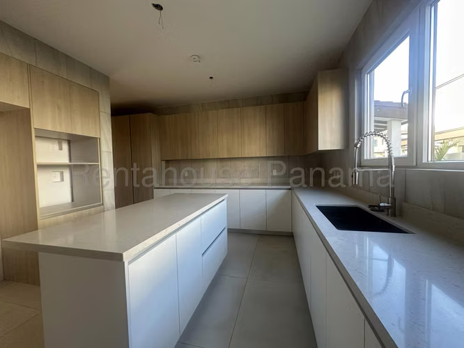 Venta de Casa en Santa Maria The Woods Solo Cliente Directo MC - Imagen 8