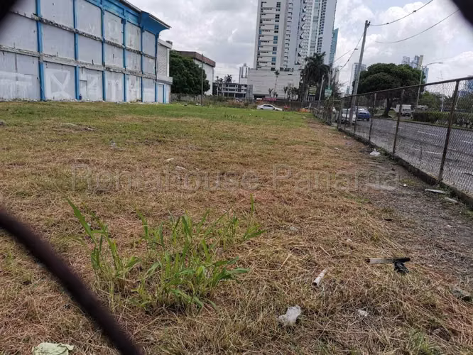 Venta de Terreno en Avenida Balboa Solo Cliente Directo MC
