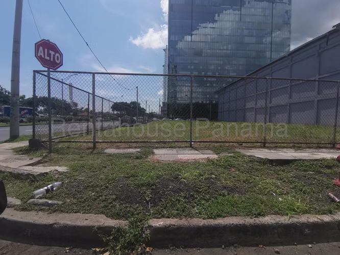 Venta de Terreno en Avenida Balboa Solo Cliente Directo MC