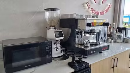 Negocio en Venta Cafetería/Heladería/Postres Full equipada – Operativa en 26.000$ VL
