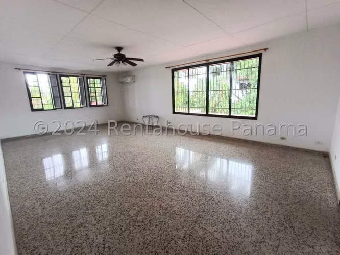 Venta de Casa en Altos del Golf Loma Alegre NS