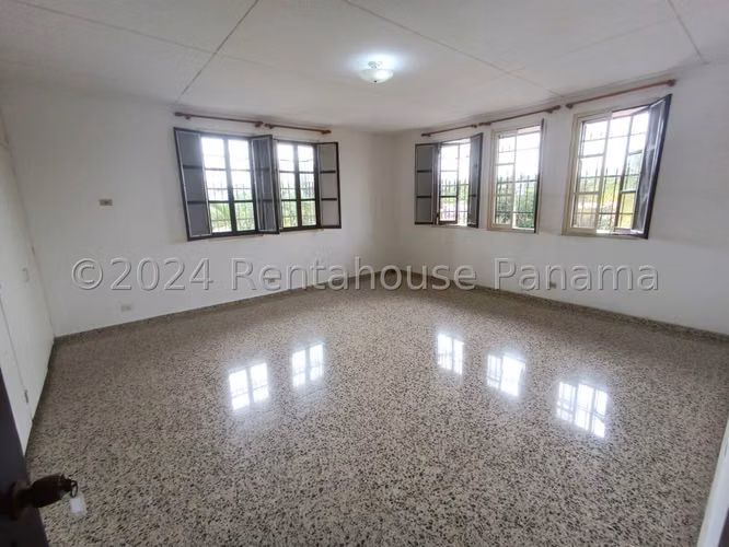 Venta de Casa en Altos del Golf Loma Alegre NS