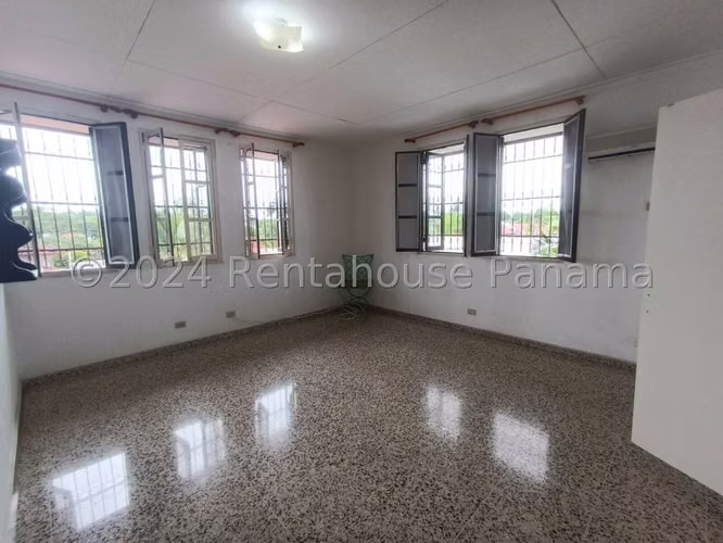 Venta de Casa en Altos del Golf Loma Alegre NS