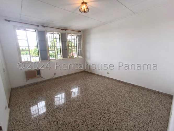 Venta de Casa en Altos del Golf Loma Alegre NS