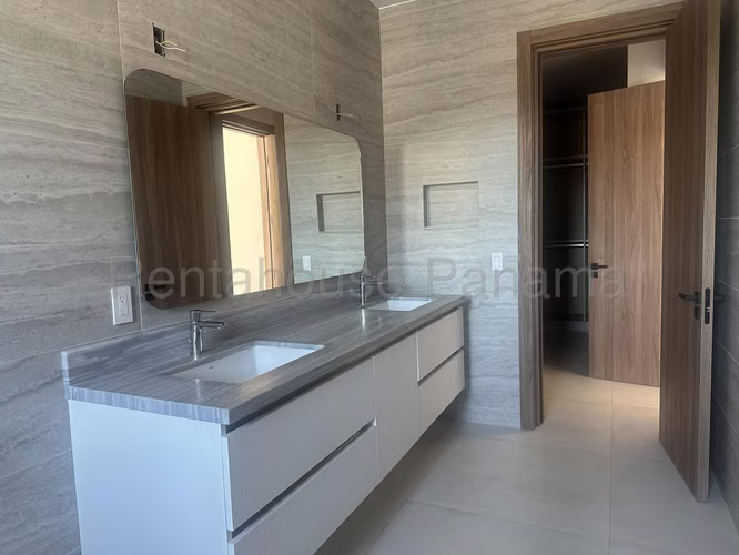 RR VENTA DE CASA EN SANTA MARIA THE WOODS - Imagen 17