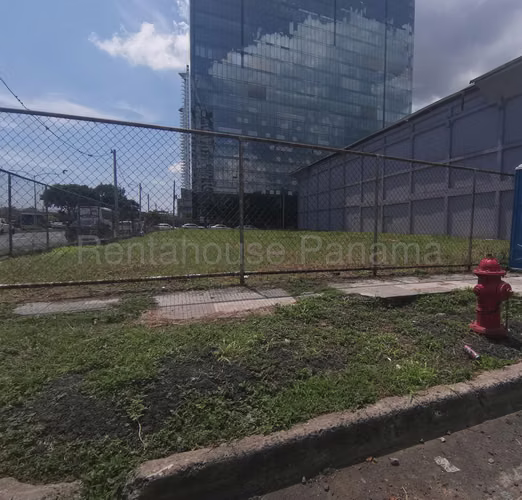Venta de Terreno en Avenida Balboa SN