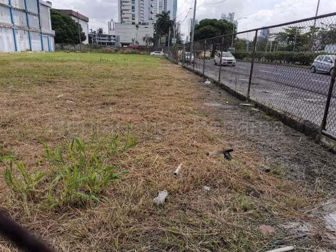 Venta de Terreno en Avenida Balboa SN