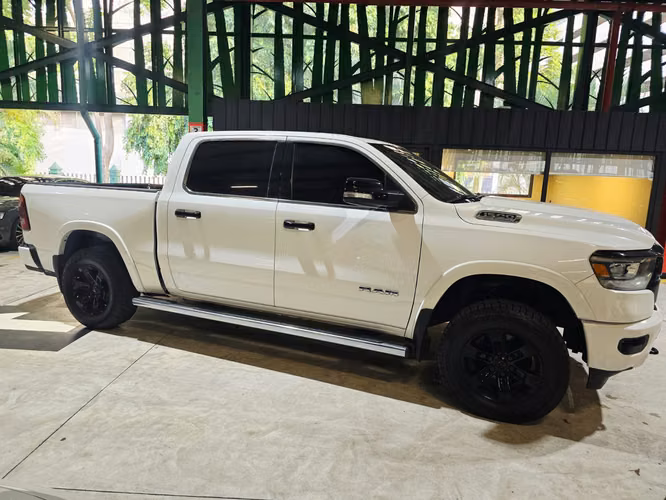 Dodge Ram 1500 Laramie 2021 - Imagen 5