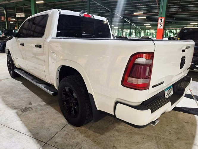 Dodge Ram 1500 Laramie 2021 - Imagen 3