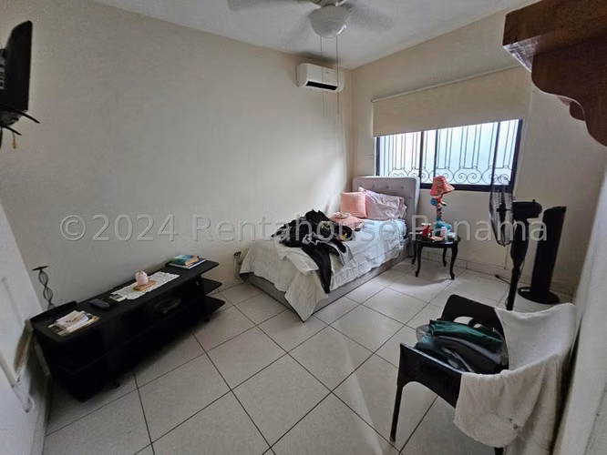 Casa en venta en Altos del Golf con piscina propia