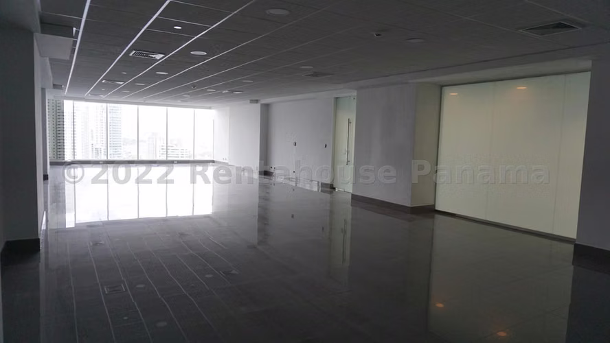 Oficina de 103m2 en alquiler en Evolution Tower Calle 50