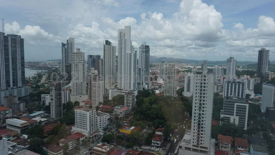 Oficina de 103m2 en alquiler en Evolution Tower Calle 50